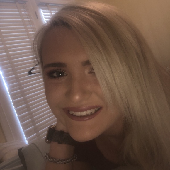 Meet your Posher, Aspen - Picture 1 of 1